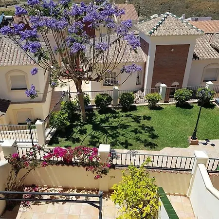 Semesterbostad Stunning 2-bed House In W. Pool, A/c, Garage Nerja