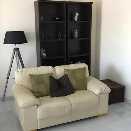 Semesterbostad Stunning 2-bed House In W. Pool, A/c, Garage Nerja