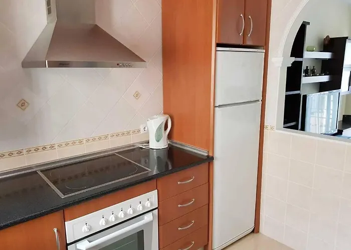 בית נופש Stunning 2-bed House In W. Pool, A/c, Garage נרחה