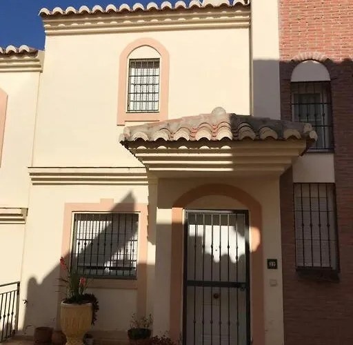 בית נופש Stunning 2-bed House In W. Pool, A/c, Garage