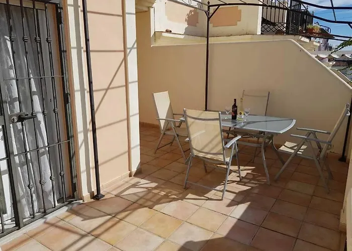 Stunning 2-bed House In W. Pool, A/c, Garage * נרחה