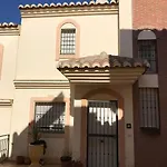Hébergement de vacances Stunning 2-bed House In W. Pool, A/c, Garage