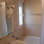 Hébergement de vacances Stunning 2-bed House In W. Pool, A/c, Garage *