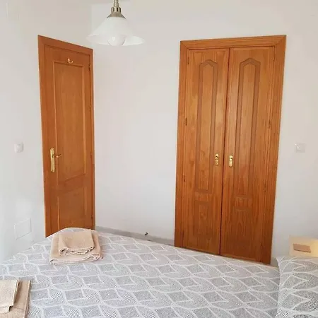 Feriehus Stunning 2-bed House In W. Pool, A/c, Garage Nerja