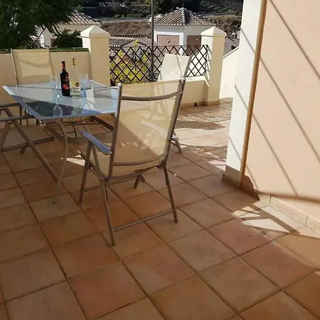 Stunning 2-bed House In W. Pool, A/c, Garage