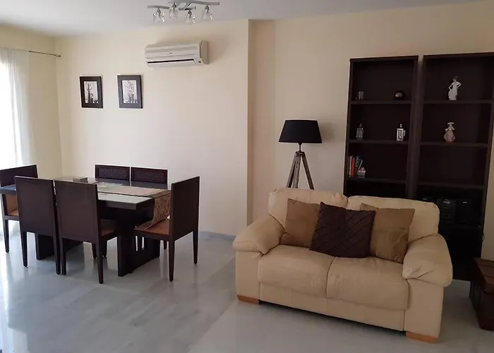 Holiday home Stunning 2-bed House In W. Pool, A/c, Garage *