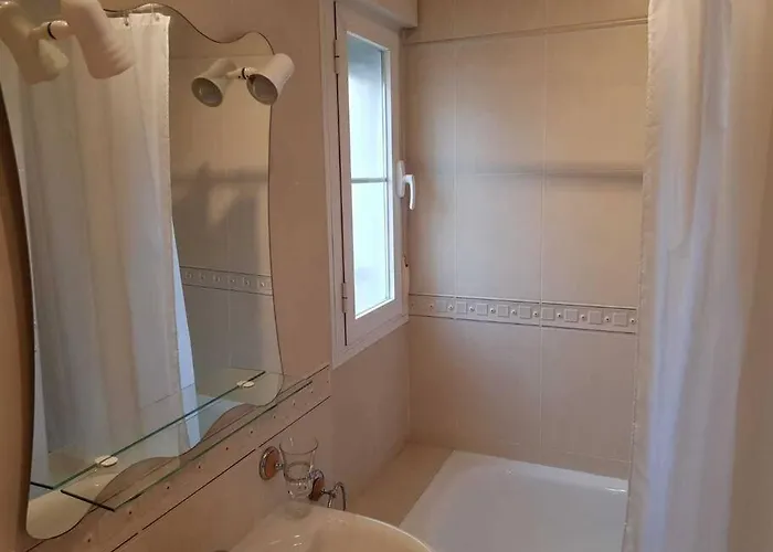 Сasa de vacaciones Stunning 2-bed House In W. Pool, A/c, Garage *