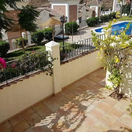 Stunning 2-bed House In W. Pool, A/c, Garage Casa de Férias Nerja